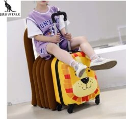 San Vitale® - Lichtgewicht Reis Koffer - Trolley - Handbagage - Leeuw - Geel 19 San Vitale® - Lichtgewicht Reis Koffer - Trolley - Handbagage - Leeuw - Geel -Huishoudelijke Artikelen Verkoop 1200x1132 2