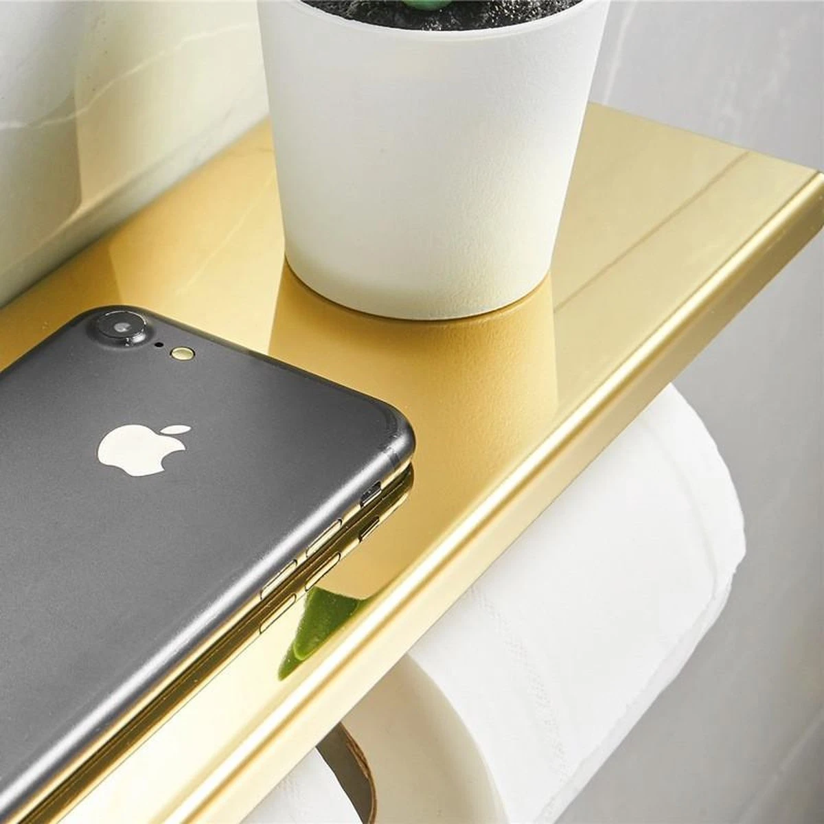 Merkloos TDR - Dubbele Toiletrol Houder - RVS - Met Geïntegreerd Goudkleurig Plankje / Planchet 4 Merkloos TDR - Dubbele Toiletrol Houder - RVS - Met Geïntegreerd Goudkleurig Plankje / Planchet - Afbeelding 2