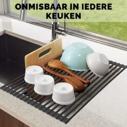 Kitch&Life Afdruiprek Oprolbaar - Mat Zwart - Pannenonderzetter - Afdruipmat - Keukenrek 3-in-1 19 Kitch&Life Afdruiprek Oprolbaar - Mat Zwart - Pannenonderzetter - Afdruipmat - Keukenrek 3-in-1 -Huishoudelijke Artikelen Verkoop 1200x1200 710