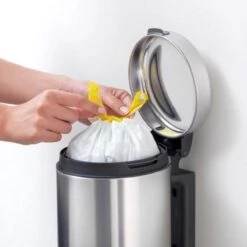 Brabantia NewIcon Wandprullenbak - 3 L - Matt Steel 32 Brabantia NewIcon Wandprullenbak - 3 L - Matt Steel -Huishoudelijke Artikelen Verkoop 1200x1200 830