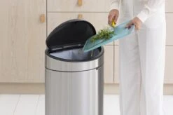 Brabantia Touch Bin Prullenbak - 40 L - Matt Steel Fingerprint Proof 26 Brabantia Touch Bin Prullenbak - 40 L - Matt Steel Fingerprint Proof -Huishoudelijke Artikelen Verkoop 1200x799 19