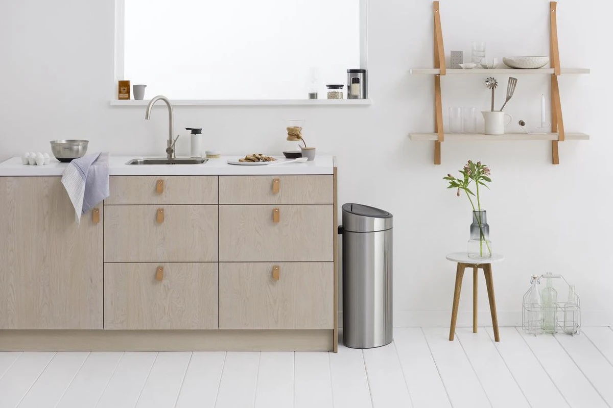 Brabantia Touch Bin Prullenbak - 40 L - Matt Steel Fingerprint Proof 15 Brabantia Touch Bin Prullenbak - 40 L - Matt Steel Fingerprint Proof - Afbeelding 13