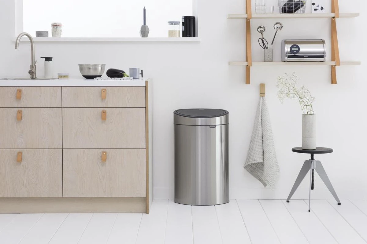 Brabantia Touch Bin Prullenbak - 40 L - Matt Steel Fingerprint Proof 20 Brabantia Touch Bin Prullenbak - 40 L - Matt Steel Fingerprint Proof - Afbeelding 18