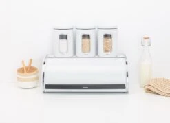 Brabantia Broodtrommel - Met Schuifdeksel - White -Huishoudelijke Artikelen Verkoop 1200x867 1