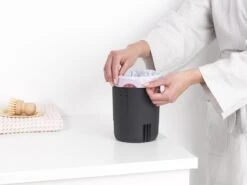 Brabantia NewIcon Wandprullenbak - 3 L - Matt Steel 27 Brabantia NewIcon Wandprullenbak - 3 L - Matt Steel -Huishoudelijke Artikelen Verkoop 1200x900 58