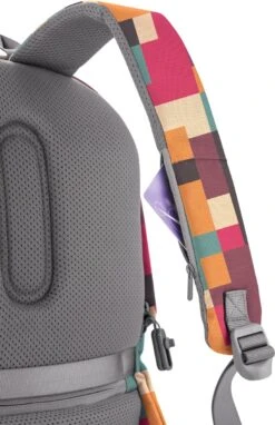 XD Design Bobby Soft Art - Anti-Diefstal Rugzak 16 Liter - Geometric -Huishoudelijke Artikelen Verkoop 776x1200