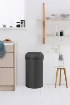 Brabantia Touch Bin Prullenbak - 60 L - Mineral Infinite Grey -Huishoudelijke Artikelen Verkoop 800x1200 33