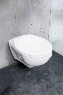 WENKO WC Bril Gubbio - Antibacterieel Wit Duroplast - Easy-Close Sluiting - Fix-Clip Bevestiging In RVS - Belastbaar Tot 350 Kg - Toiletbril - Toiletzitting -Huishoudelijke Artikelen Verkoop 800x1200 9