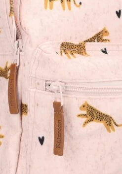 Kidzroom Hug Me - Rugzak - 2 T/m 6 Jaar - Roze - Luipaard -Huishoudelijke Artikelen Verkoop 840x1200