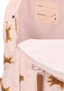 Kidzroom Hug Me - Rugzak - 2 T/m 6 Jaar - Roze - Luipaard -Huishoudelijke Artikelen Verkoop 841x1200 1